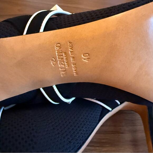 Valentino Garavani Rockstud Bodytech Caged Ankle Booties Black EU 40 US 10 - Picture 10 of 12